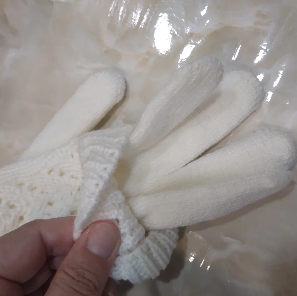 Double Layer Knitted Plush Gloves In White